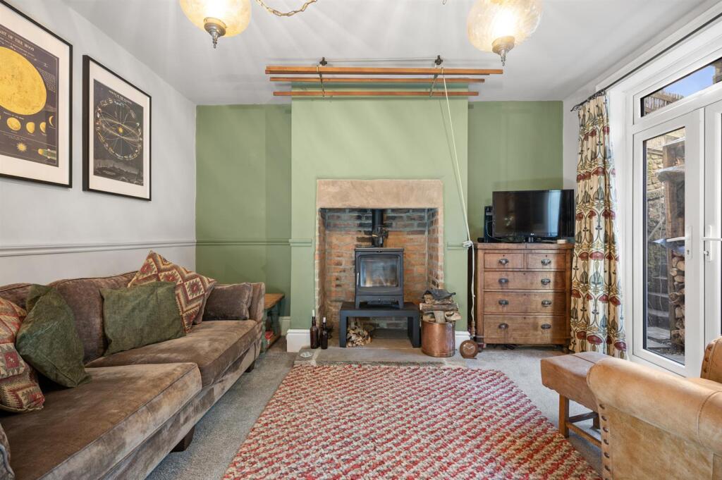 Lounge - fireplace.jpg