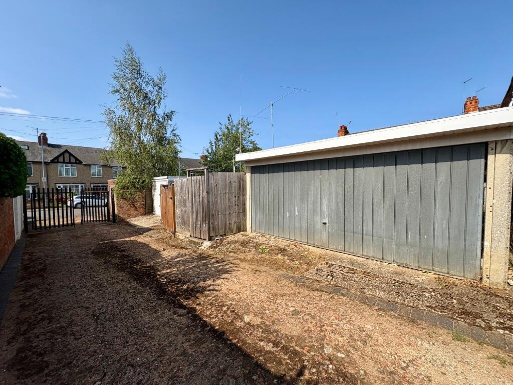 garage &amp; rear access