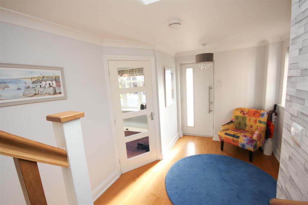 entrance hall 2.JPG