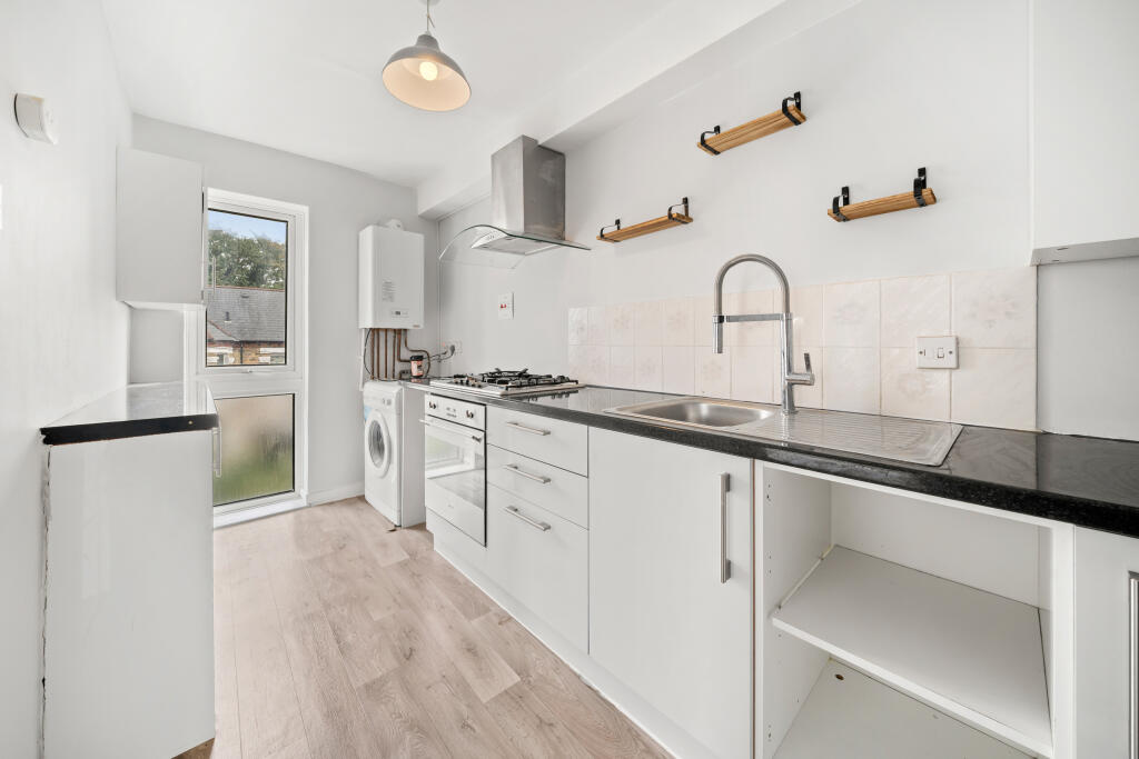 7 Shere Lodge 48 Harewood Road SW19 2HD-5