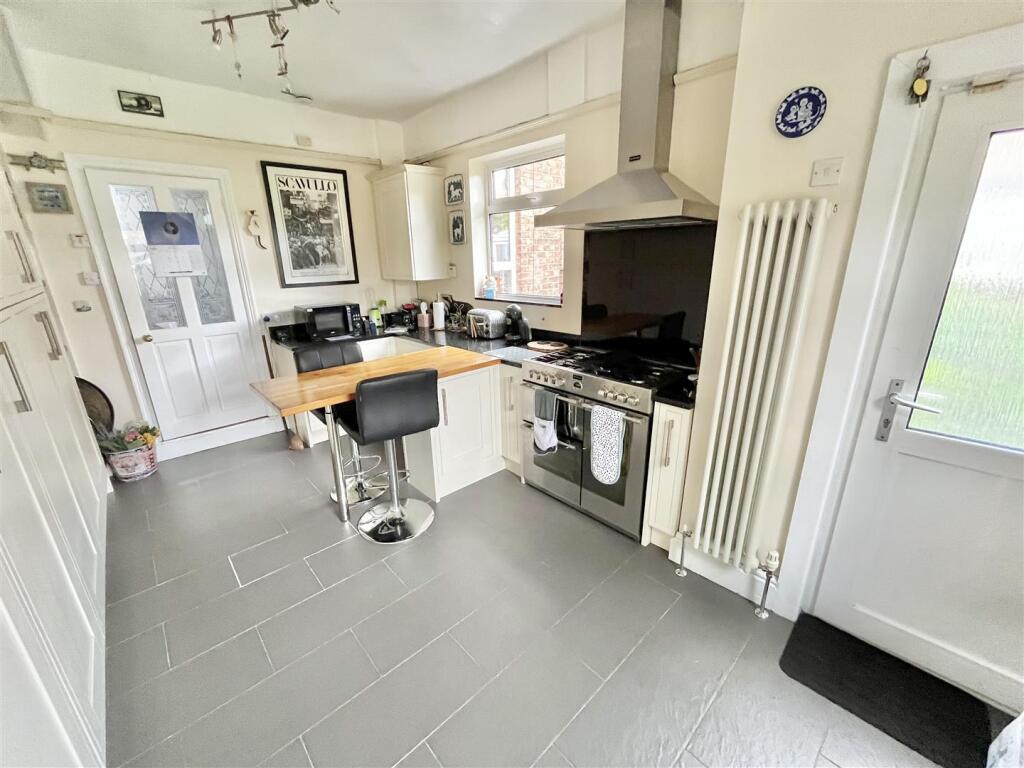 Breakfast Kitchen Aspect 2
