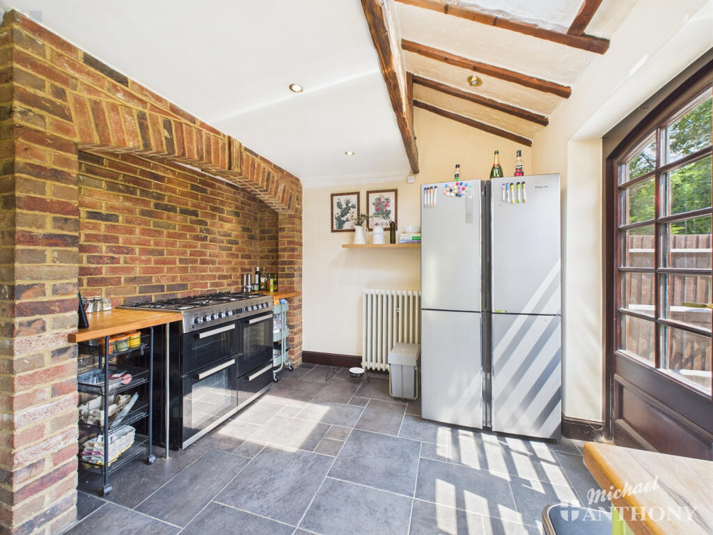 CAM02773G0-PR0326-STILL002