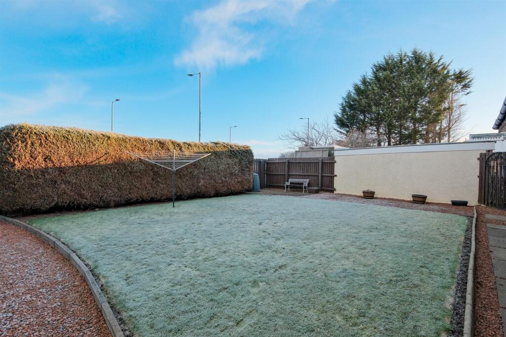 007-25 Netherdale Crescent, Wishaw ML2 0DN.jpg