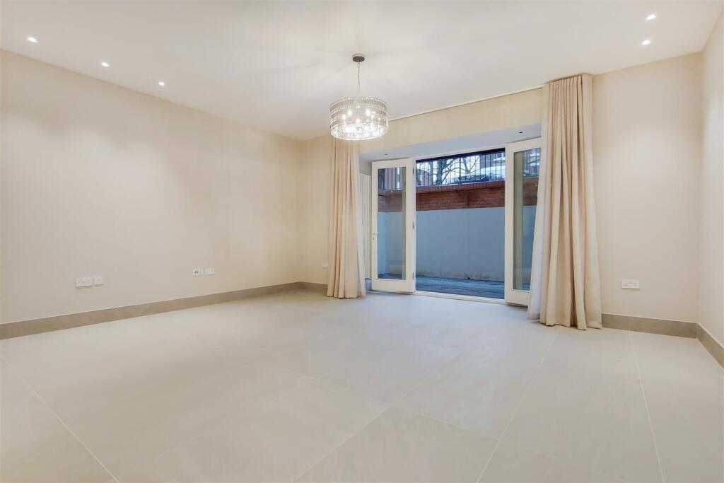 Kitchen/Reception