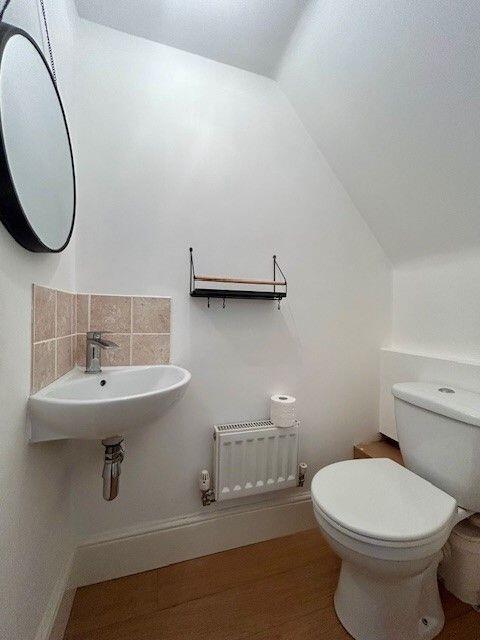 Cloakroom/Wc
