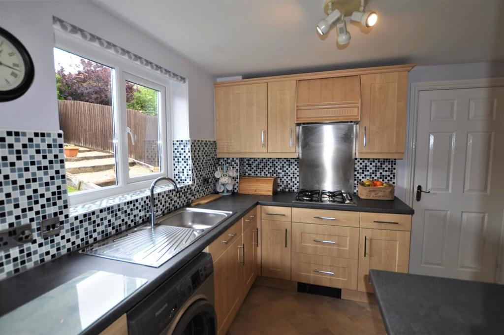 Kitchen1.JPG