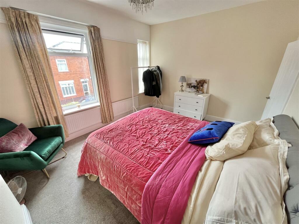 Bedroom 1 Aspect 3.jpg