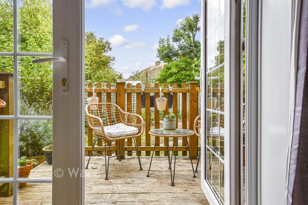 External Lifestyle Photograph