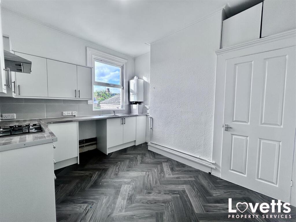 Hatfeild New Kitchen2.jpg