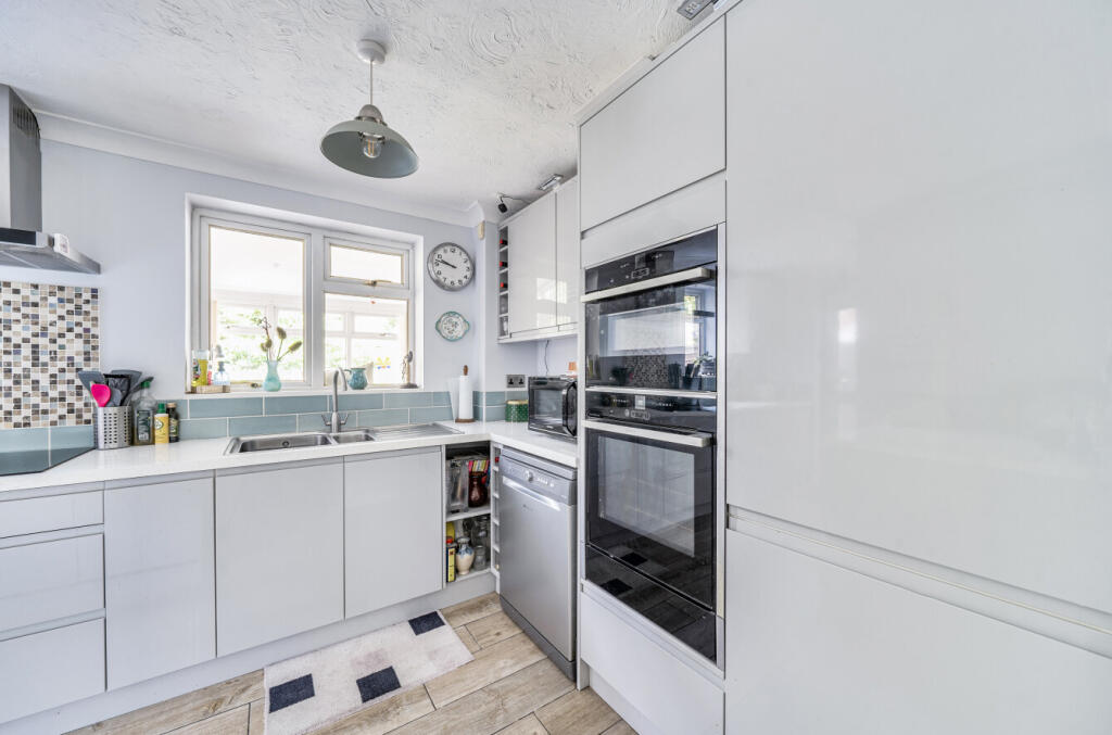 1318862-21-6863a9...