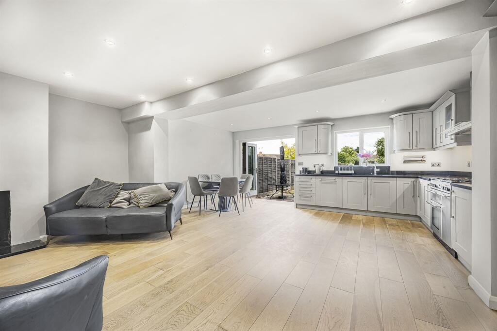 Kitchen/Living/Dinin