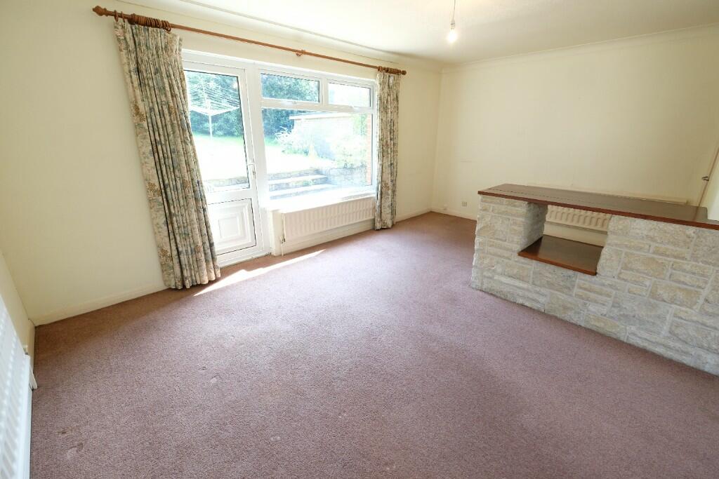 SITTING/DINING ROOM
