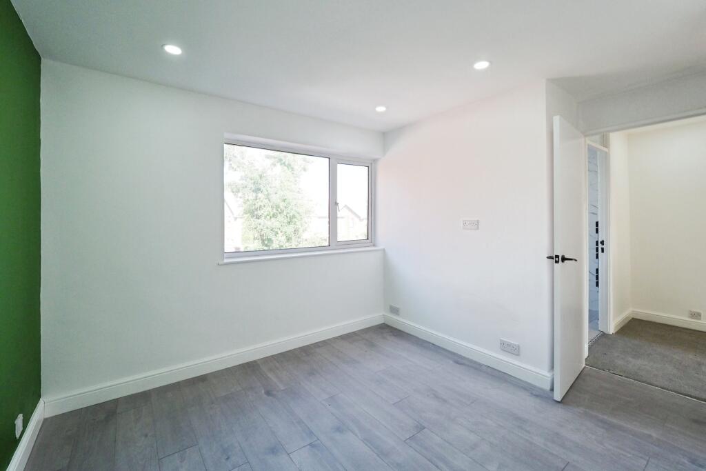 Large Double Bedroom