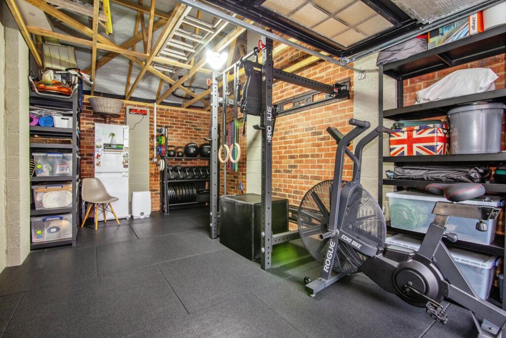 Gym/Garage