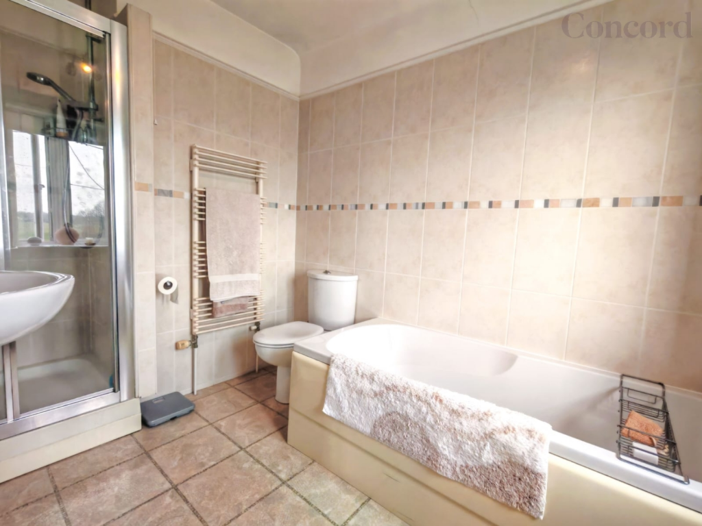 Ensuite