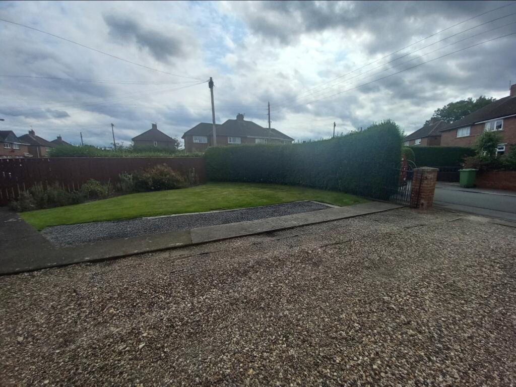 FRONT GARDEN