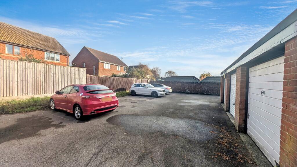 Flat 1 Greenlea, Keyhaven Road, Lymington, SO41 0QX