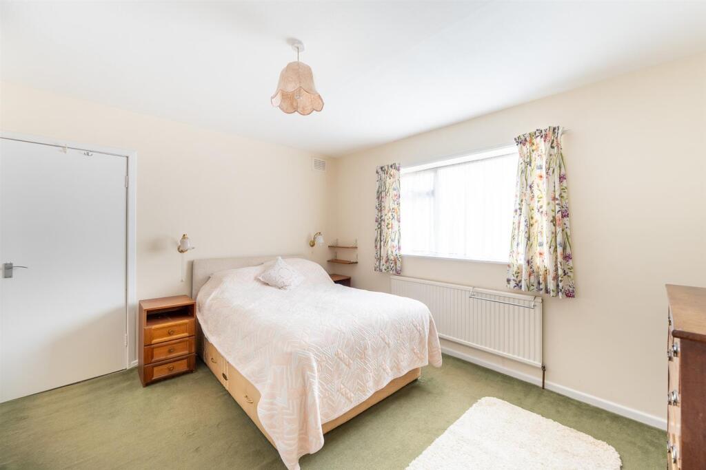 Bedroom 1 2.jpg
