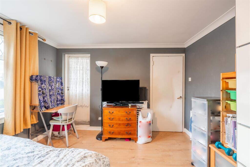 bedroom-1.jpg