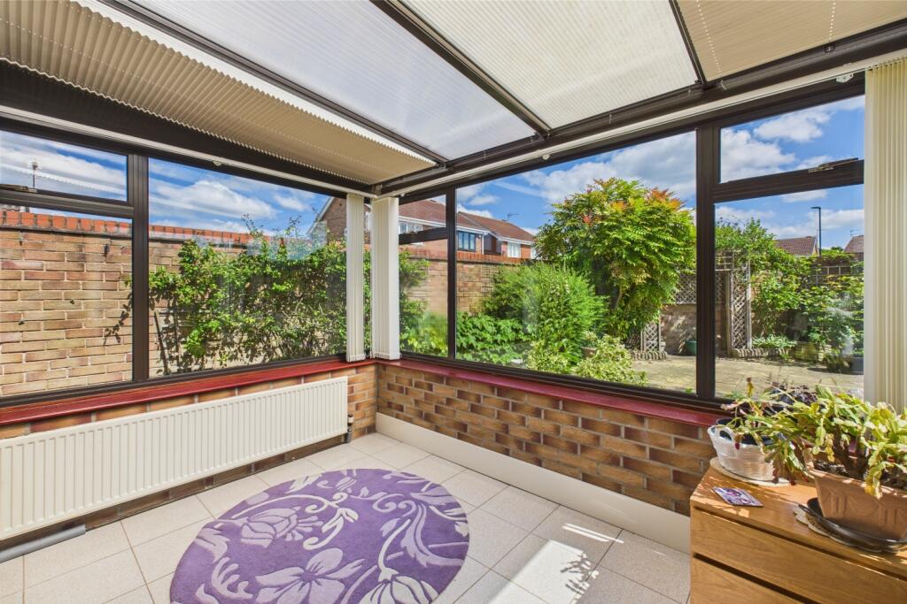 CAM03162G0-PR0270-STILL023