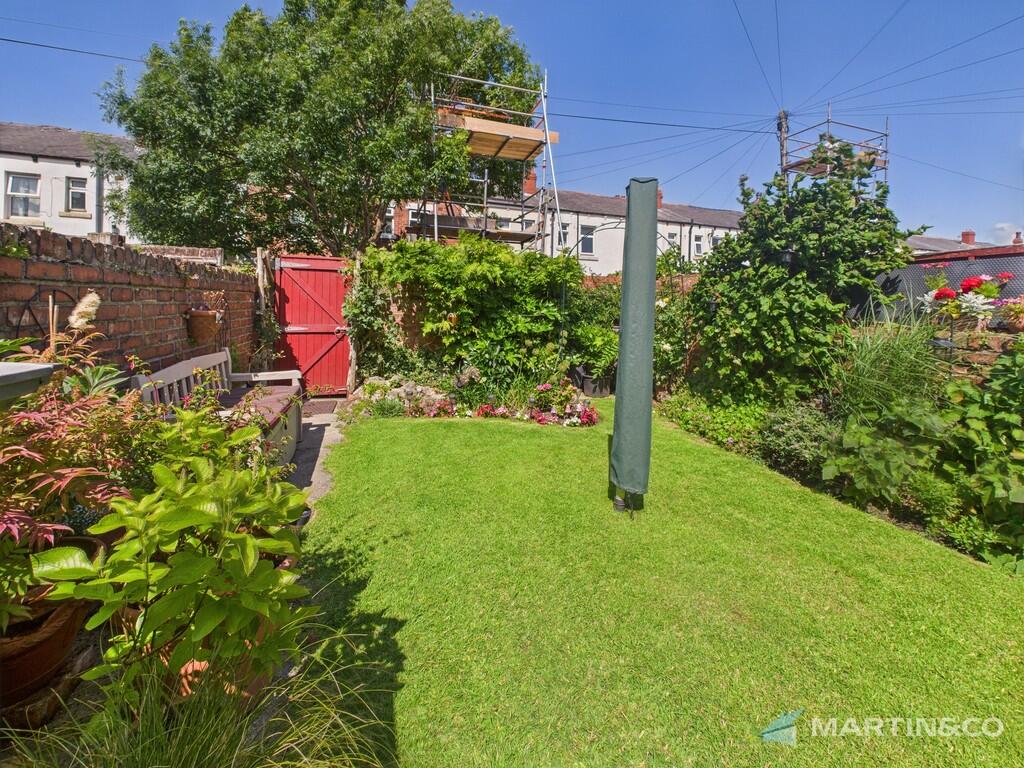 CAM02318G0-PR0487...