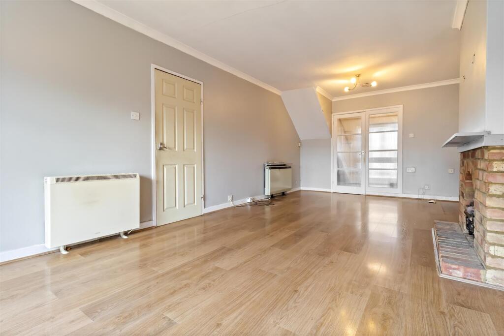 7 Tamar Close-012.JPG