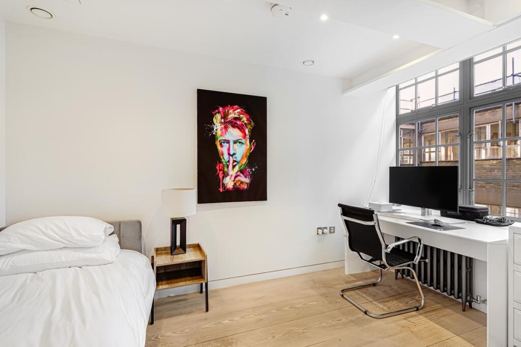 34 The Regent Lof...