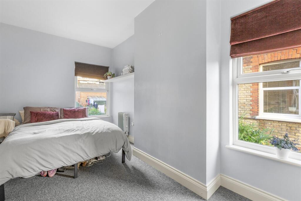 Flat 5, 123 London Rd, HP11 1BT-2.jpg