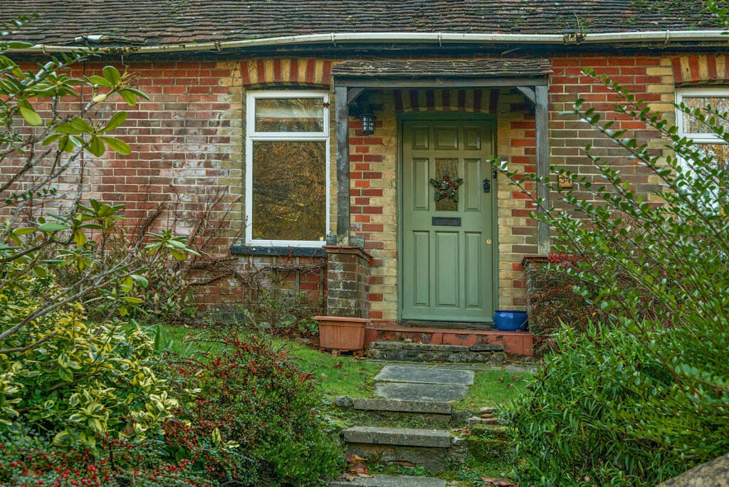 1382332-5-691f0a2...