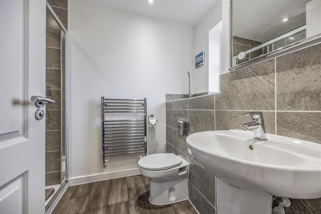 4 West Brook View, Emsworth-PorticoMarketing-SoldB