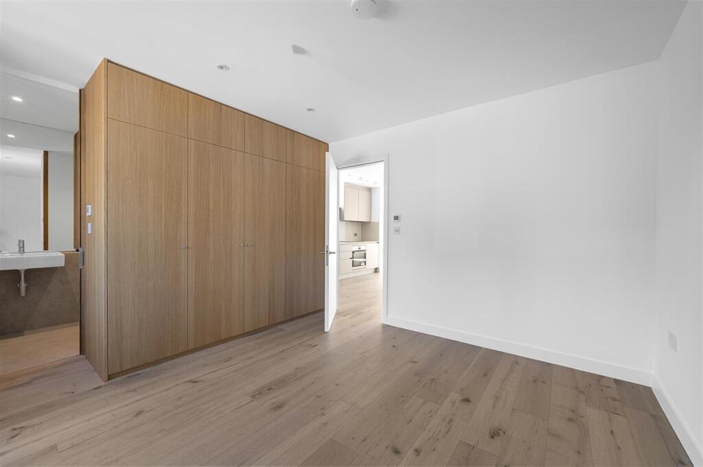 3, Holland Court,13.jpg