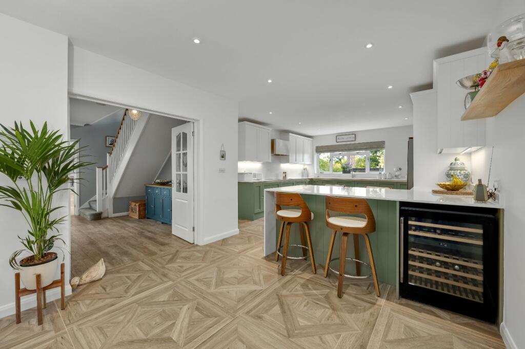 Kitchen/Breakfast Rm