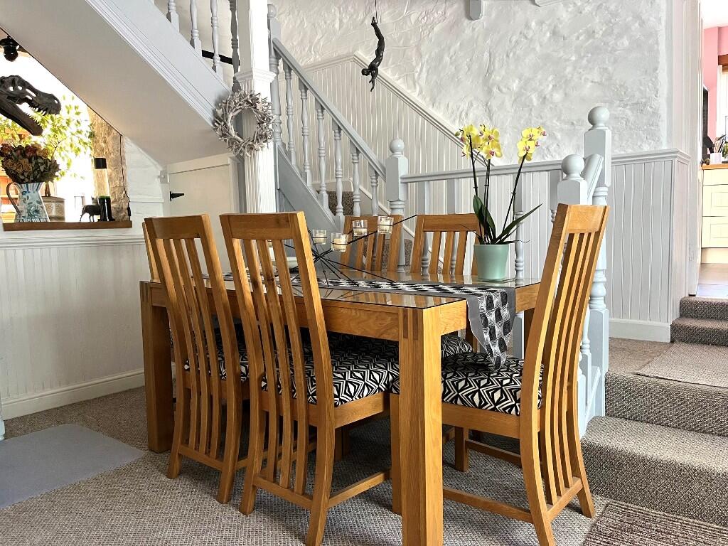 Dining/sitting room