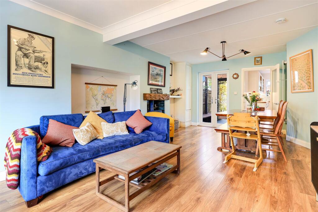 Living / Dining Room (2)