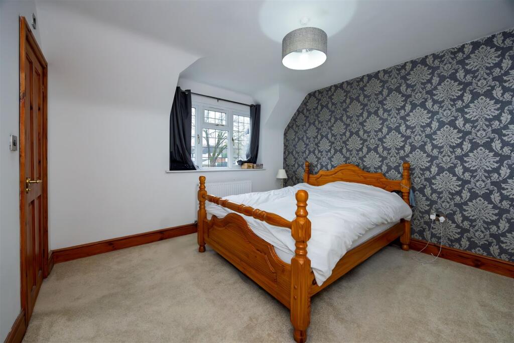 Bedroom 1 SAPL6186-Enhanced-NR.jpg