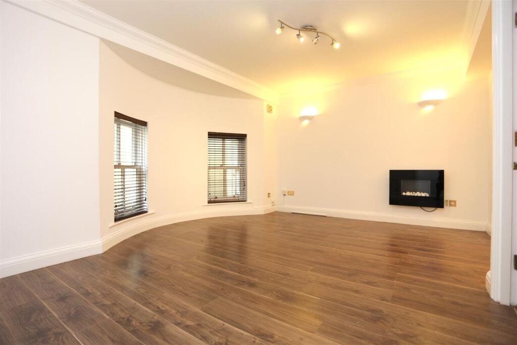 5 Percival Mansions new lounge.JPG