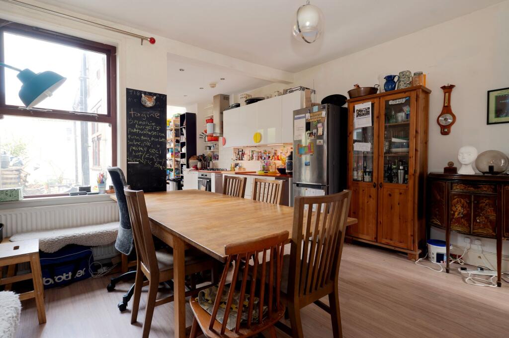 LIVING ROOM KITCHEN AND DINER