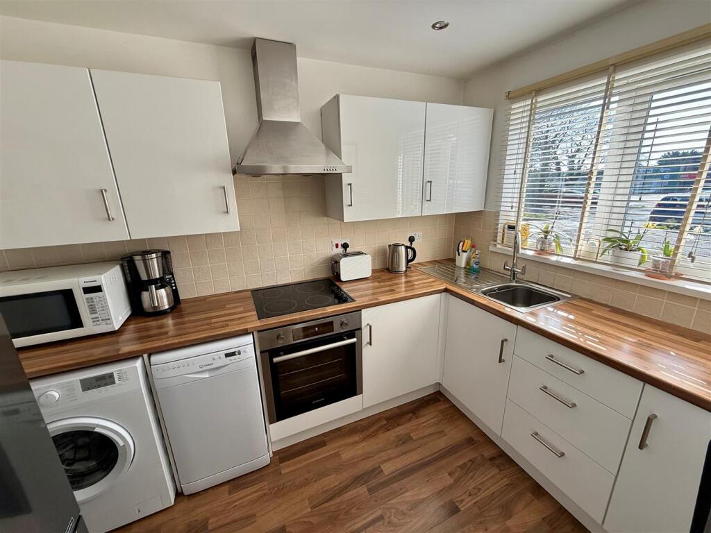CC16 Kitchen.jpg