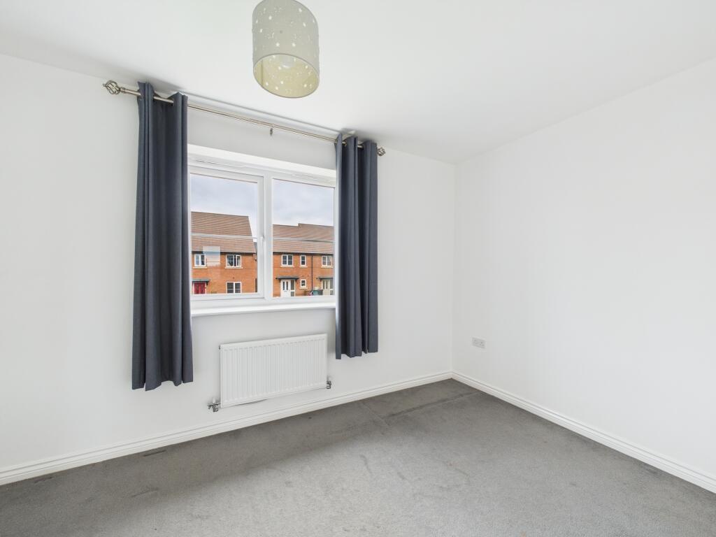 CAM04825G0-PR0014-STILL001