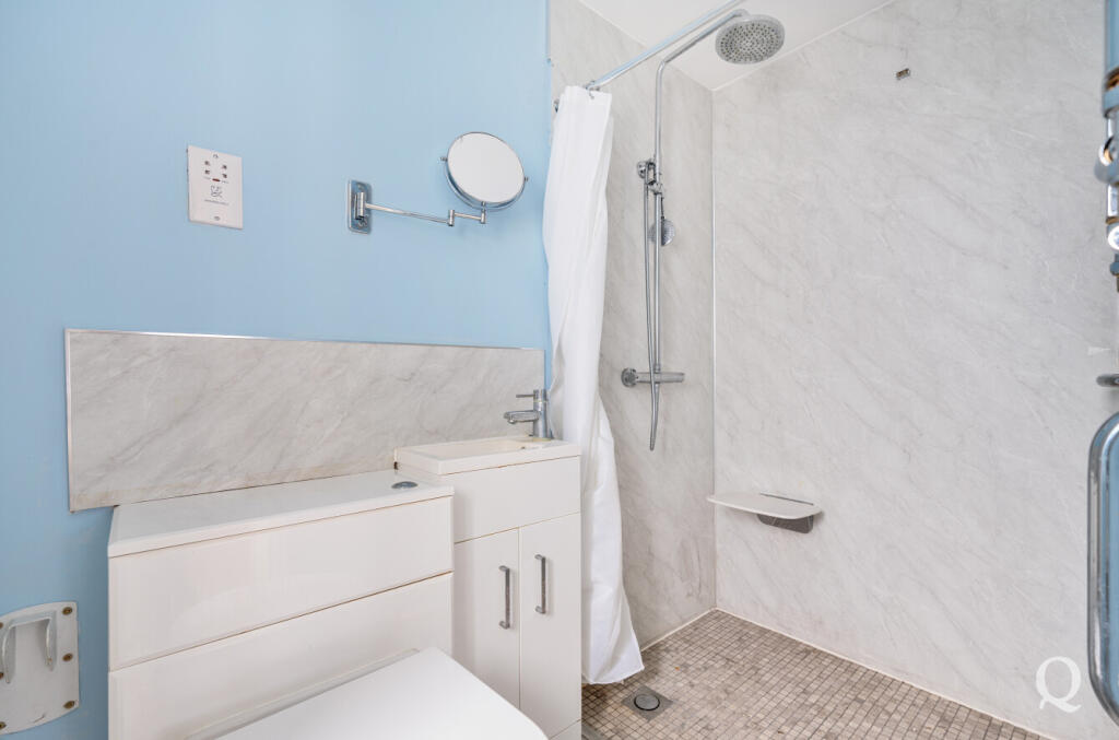 e09675b3-293c-48e...