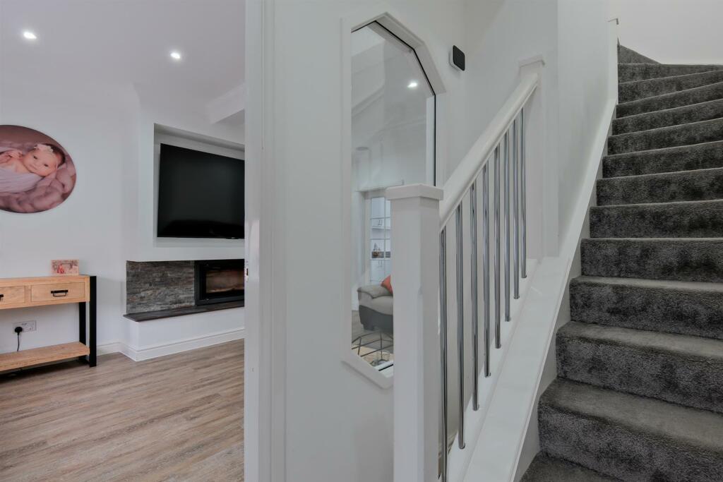 001-8 Curlinghaugh Crescent ML2 8JR.jpg