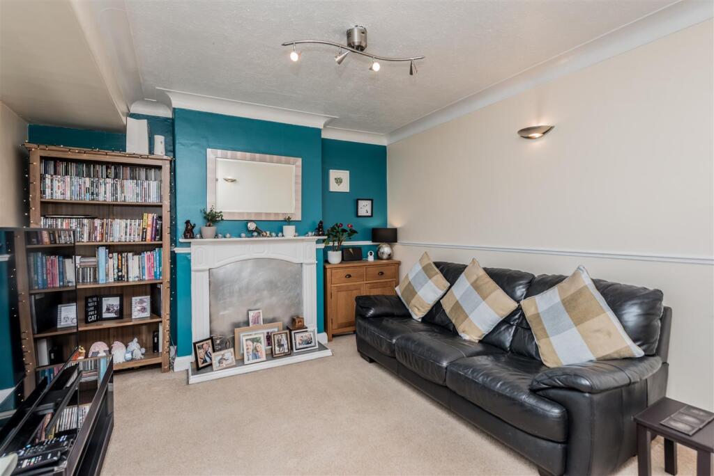Living Room:
