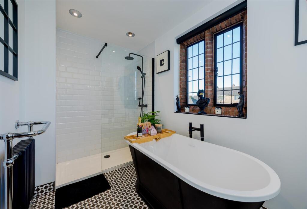 Family Bathroom 1 SAPL3866-20251125-DxO_DeepPRIME 