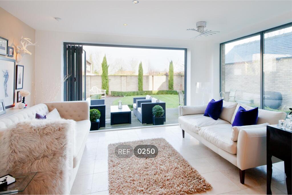 Kitchen &amp; Living room
