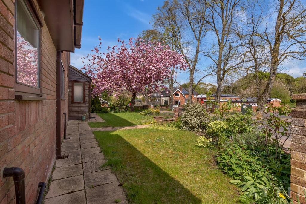 57 Holton Road Halesworth IP19 8HQ (6).jpg