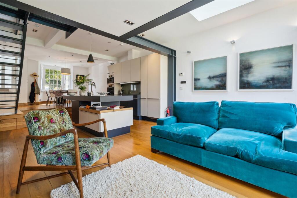 Glebe Street, W4 - FOR SALE