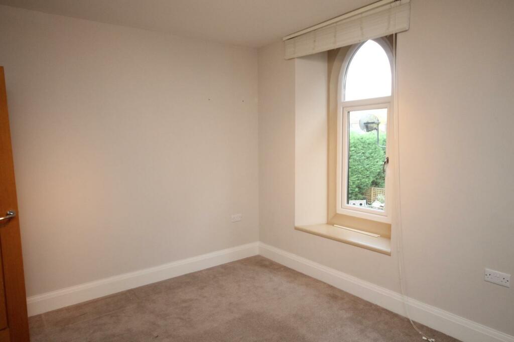 Bedroom One (Copy).JPG