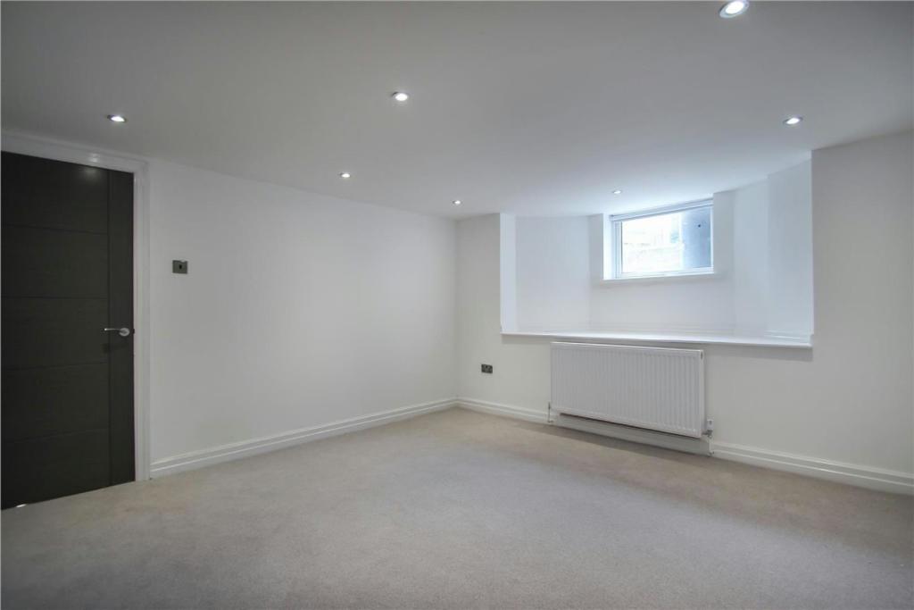 Bedroom 1 Aspect 2