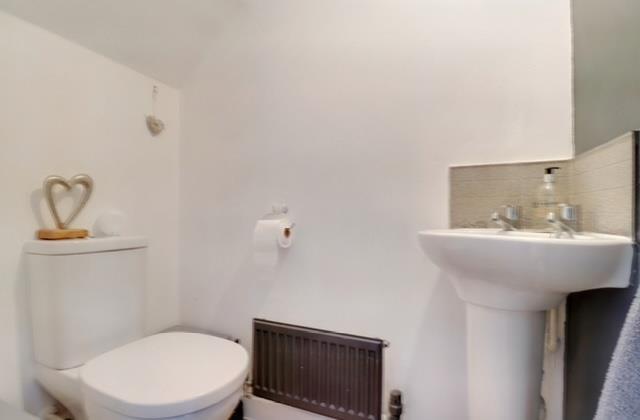 Balmoral Close, Marina Gardens, NN5