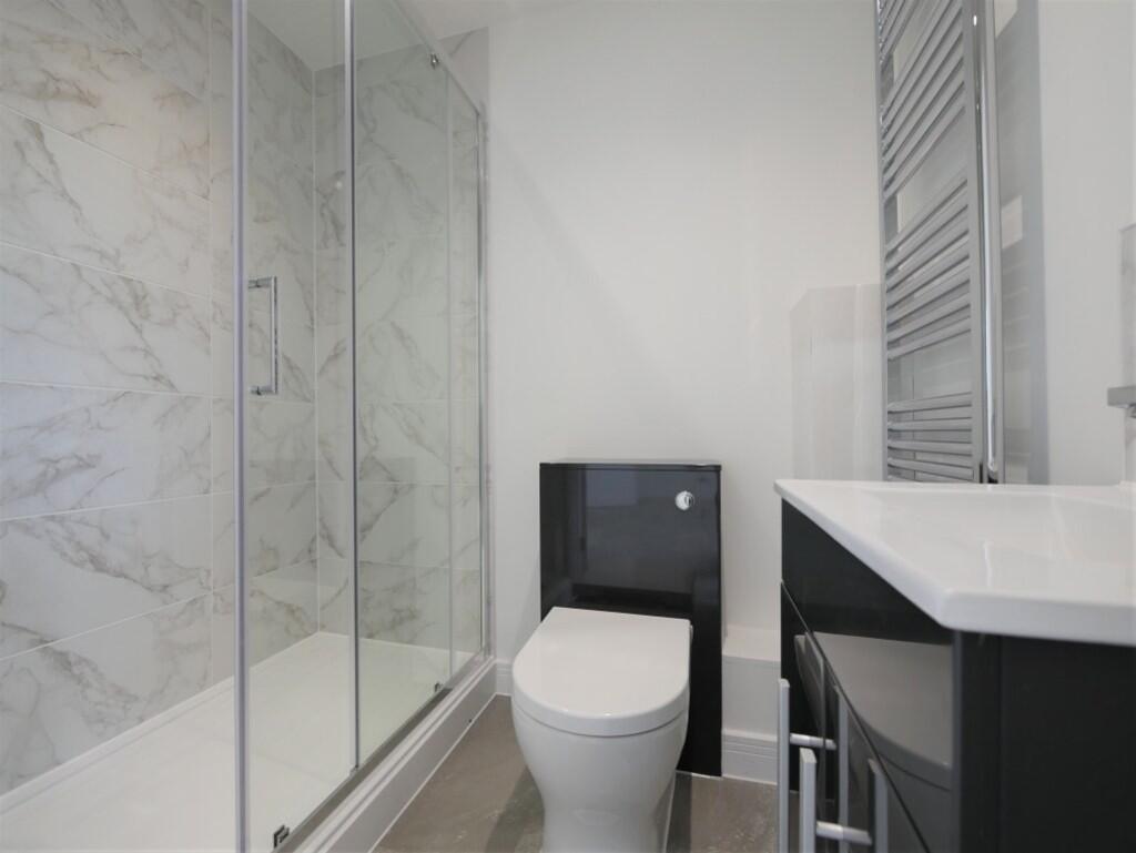 BEDROOM2 EN-SUITE